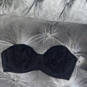 Elegant FREDRICKS OF HOLLYWOOD Black Strapless Bra